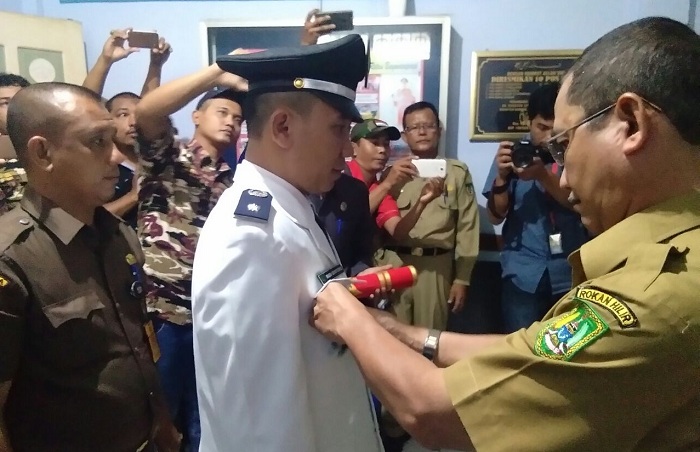 MALANG BETUL...Baru Juga Dilantik Jadi Penghulu, Ehhh Rudi Bintoro Langsung diberi SK Pemberhentikan Sementara