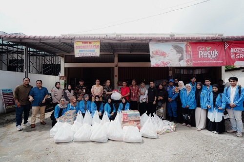 UIR Salurkan Bantuan Kepada Warga Rumbai Terdampak Banjir