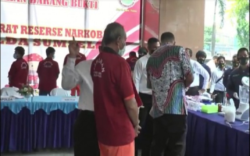 Astaga! Meski Jadi Pengurus Masjid, Pak Haji Juga Urus Bisnis Sabu yang Dikendalikan Anak dari Lapas