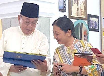 OK Nizami Jamil dan  Muhammad De Putra Terima Satyalencana Kebudayaan dari Presiden RI