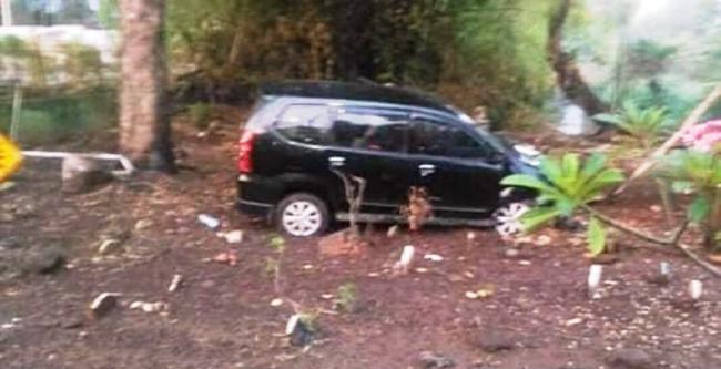 ANEH BIN AJAIB... Sopir Digoda Hantu, Mobil Avanza Masuk ke Kuburan