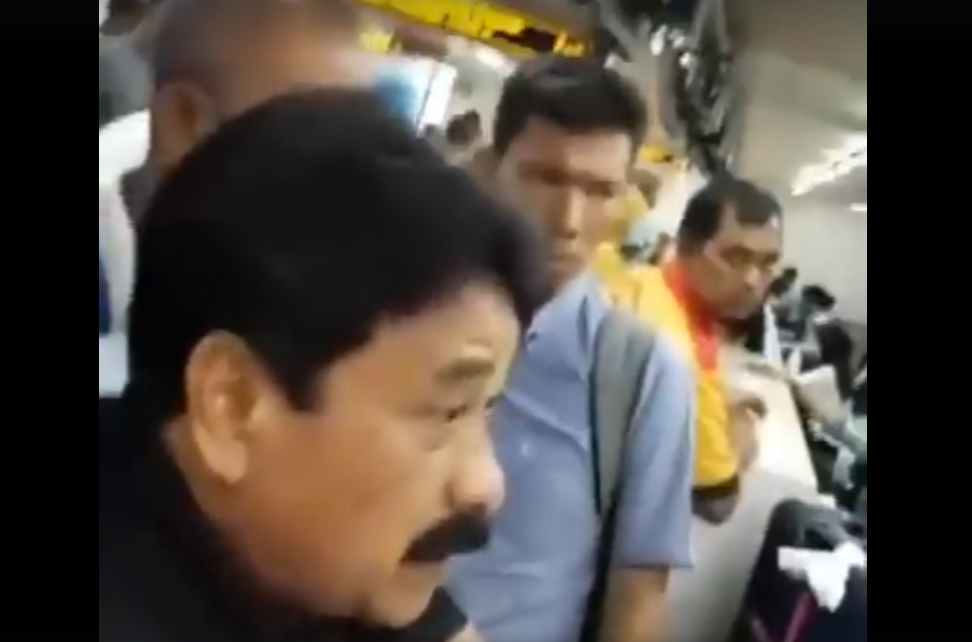 10 Jam Delay, Penumpang Lion Air di Padang Mengamuk