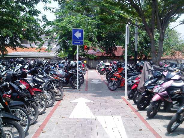 Bulan Ramadan Lokasi Parkir Liar Menjamur di Pekanbaru