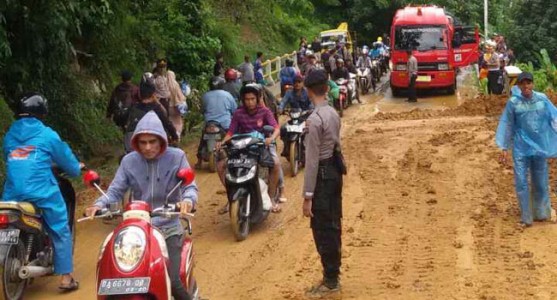 BREAKING NEWS: Jalan Padang-Painan Sudah Bisa Dilewati