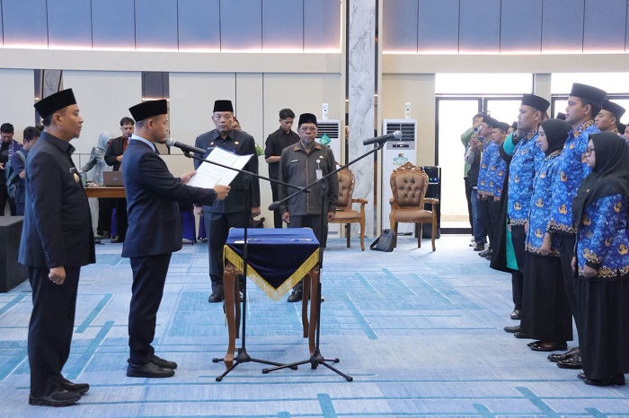 Wali Kota Serahkan SK dan Ambil Sumpah 192 PNS Formasi 2024