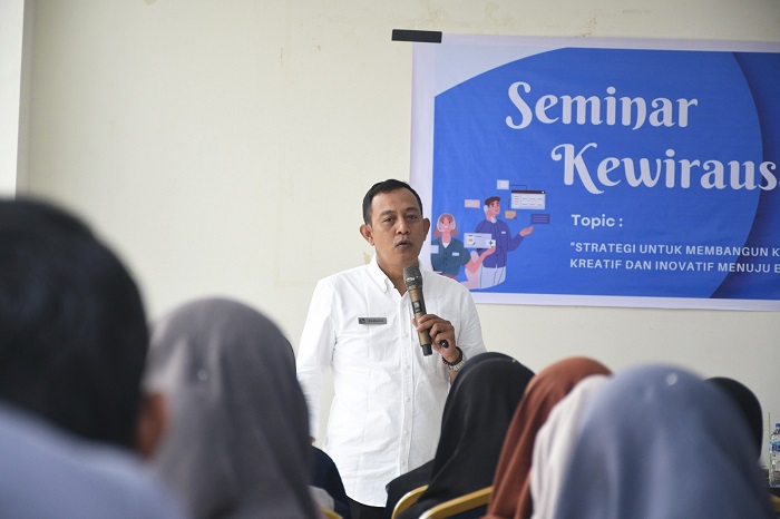 HMTI Gelar Seminar Kewirausahaan