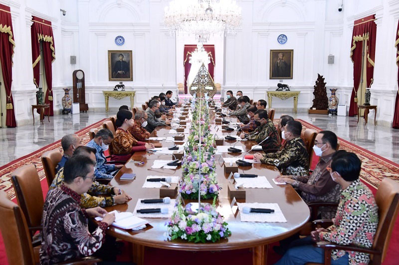 Presiden Jokowi Terima OJK dan Perwakilan Industri Jasa Keuangan di Istana Merdeka