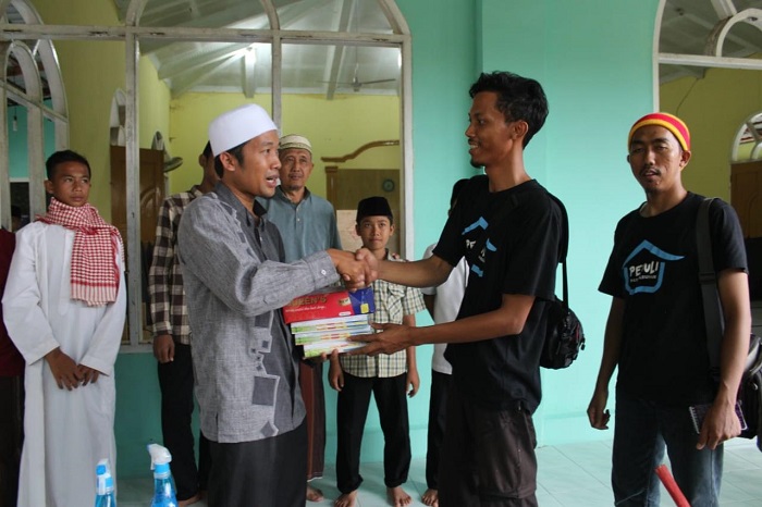 Komunitas Peduli Panti Asuhan Kali Ini Berbagi Rezeki Bersama Anak Pesantren Tafizh Qur'an Hidayatullah