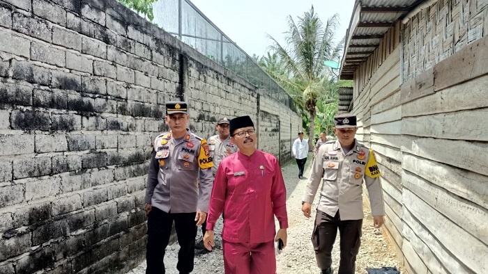 Camat Tambusai Utara-Rohul Bersama Kapolsek Turun ke Kafe dan Warung Tuak
