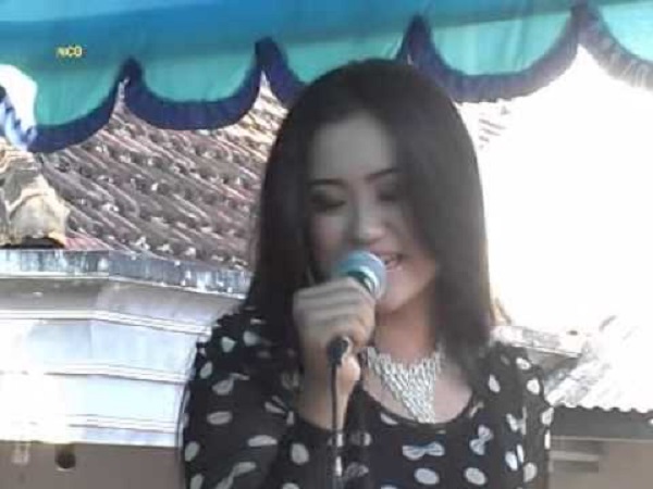 Tak Terima Video Bugilnya Diupload di Youtube, Artis Dangdut Fitri Andarista Polisikan Mantan Suami