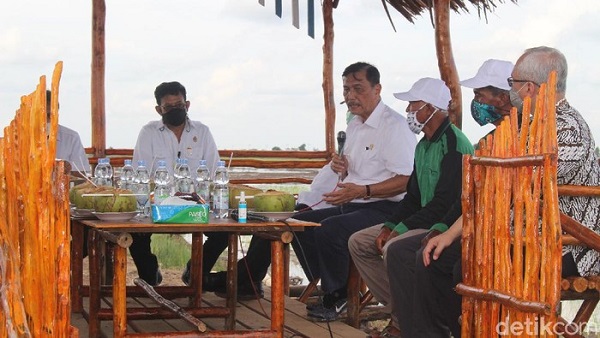 Didampingi KSP Moeldoko dan Dua Menteri,  Luhut Pandjaitan Tinjau Food Estate di Kapuas