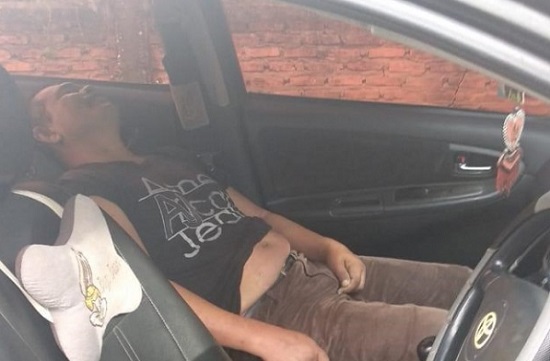 Astaga...Mabuk Sepulang dari Karaokean di Tempat Hiburan, Pria Paruh Baya Ditemukan Tewas Dalam Mobil 