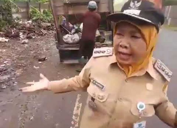 Nekat, Ibu Camat Mursida Selamatkan Jambret dari Amuk Massa, 'Eeeee...Jangan Main Hakim Sendiri'