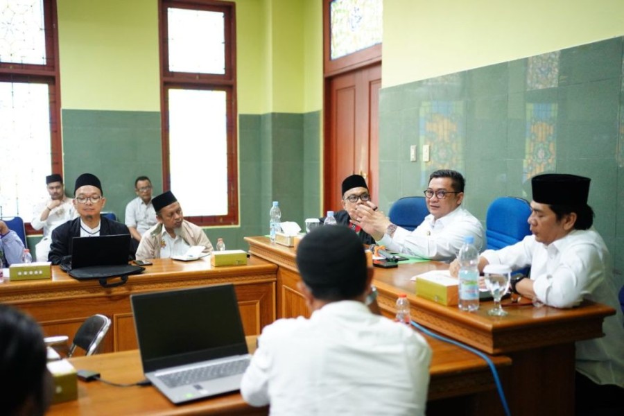 Pemprov Riau Dorong Peningkatan Infrastruktur dan Kenyamanan Jamaah Masjid Raya An-Nur