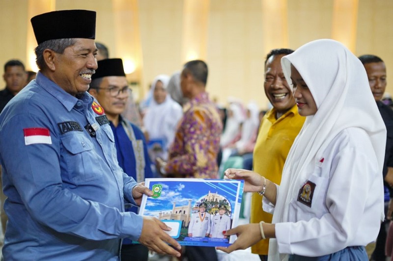 253 Anak Keluarga PKH Berprestasi  di Siak Terima Beasiswa BeTUNAS