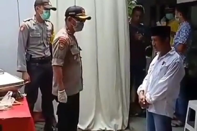 Bubarkan Arisan Guru Madrasah, Polisi: Kamu Kira Main-main Ini, Kita Semua Capek, Pak, Otakmu di mana?