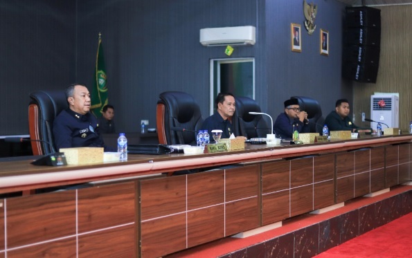 Pemerintah Sampaikan Tanggapan terhadap Pandangan Umum Fraksi DPRD  Meranti Terkait  LKPj 2024