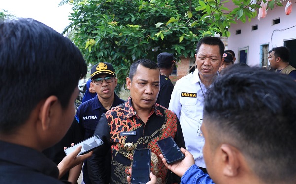 Tinjau Lokasi Banjir, Pj Walikota Pekanbaru Sebut Bakal Maksimalkan Normalisasi Sungai dan Drainase