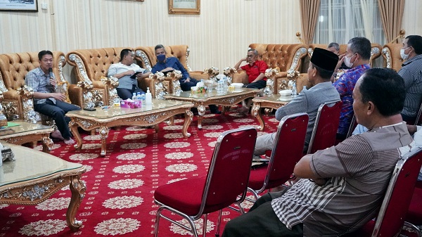 Dihadiri Tokoh Masyarakat, Bupati & Wakil Bupati Rohil Gelar Rapat Evaluasi Percepatan Vaksinasi