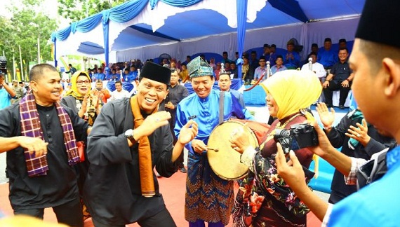 Pelihara Keberagaman Budaya, Muskomwil Apeksi Dimeriahkan Pawai Budaya