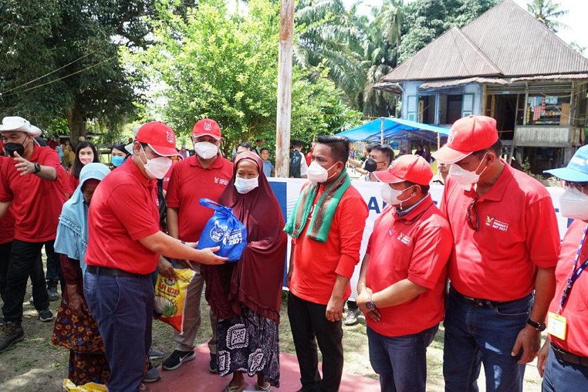 HUT RGE ke-54, PT RAPP-APR Salurkan Ribuan Sembako dan Gelar Vaksinasi Gratis