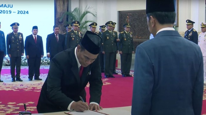 Presiden Jokowi Lantik Andi Amran Sulaiman Sebagai Mentan