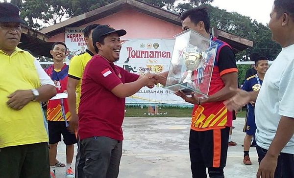 Sekretaris KONI Kuansing Tutup Turnamen Takraw Benai Cup I Tahun 2022