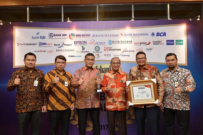 Bank Riau Kepri Kembai Raih Platinum Award Kinerja Keuangan Sangat Bagus 10 Tahun Berturut-Turut