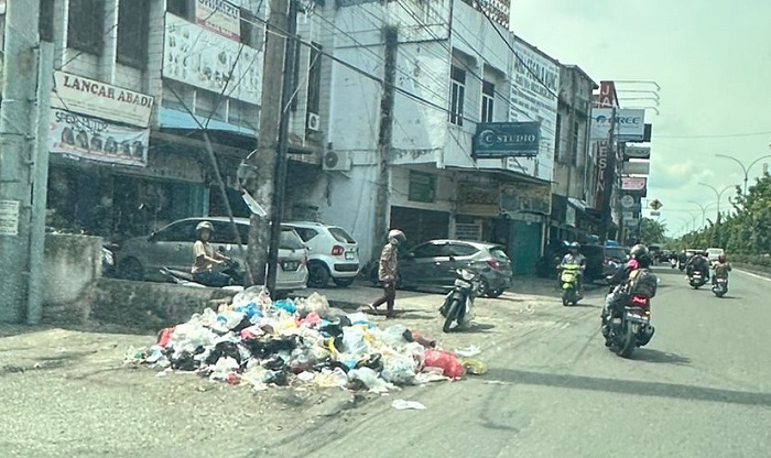 Sampah Kembali Berserakan, Agung Sebut Kebersihan Tak Bisa Hanya Diselesaikan Oleh Pemerintah