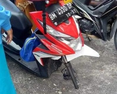 ASTAGA...PARAH, Tak Dapat Motornya, Maling Sikat Ban Motor di Simpang Pokok Jengkol