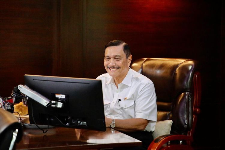 Luhut Kasih Bocoran kalau Pengusaha Tajir Asal Australia Mau  Kembangkan Ekonomi Hijau di Indonesia