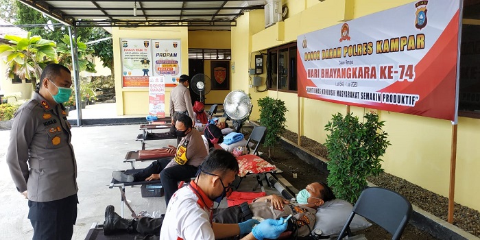 Puluhan Personel Polres Kampar Donorkan Darahnya Jelang Hari Bhayangkara ke-74