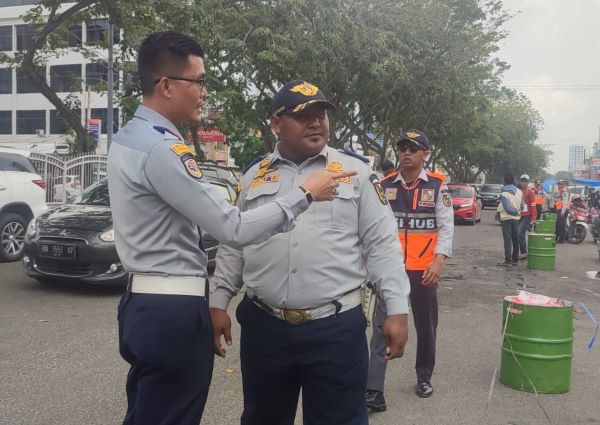Dishub Perketat Pengawasan Parkir Kendaraan di Jalan Umum