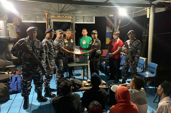 Mau ke Luar Negeri Lewat Pelabuhan Tikus, 10 WNI dan 1 WNA Ditangkap di Selatpanjang