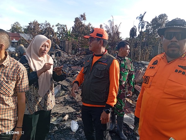 Bupati Inhil Bergerak Cepat Instruksikan Penyaluran Logistik untuk 106 Rumah Korban Kebakaran Pulau Kijang
