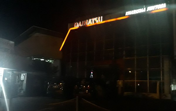 DUARRR...Balon Logo Promo Meledak, Enam Karyawan Daihatsu Alami Luka Bakar dan Sekarat