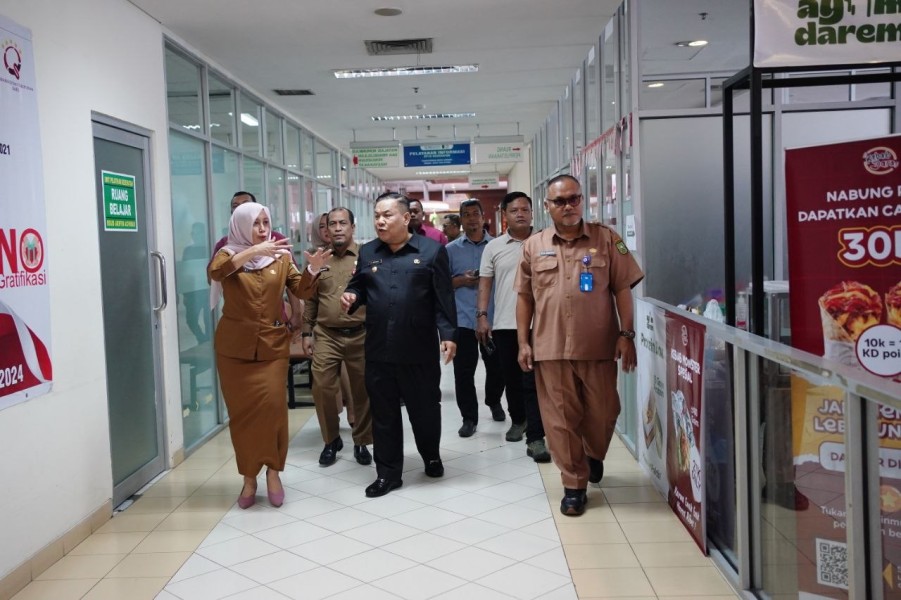 Pastikan Layanan Terbaik, Plt Gubri Tinjau RSUD Arifin Achmad