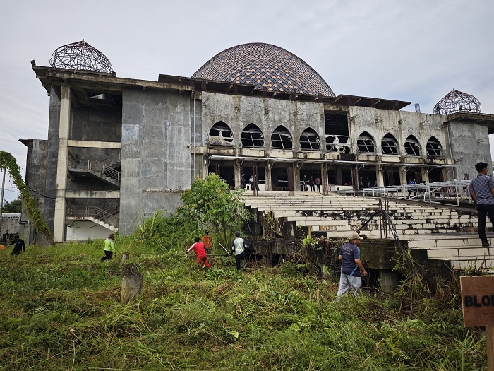 Pemkab Inhil Lakukan Gotong Royong di Area Islamic Center Tembilahan