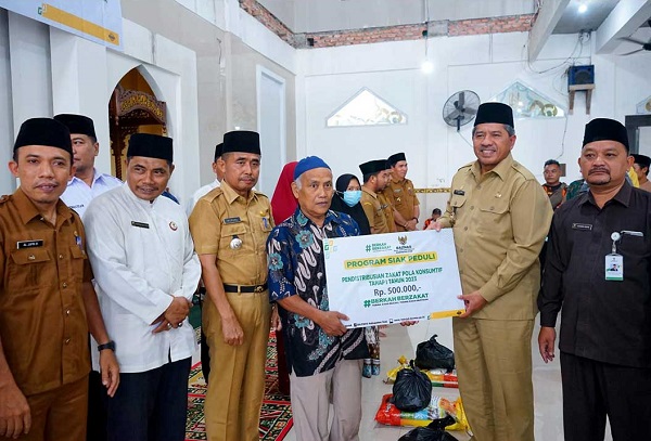 Bupati Alfedri Hadiri Gemar Berzakat di Perawang: Hari ini Jadi Penerima Zakat,  Tahun Depan Jadi Muzakki
