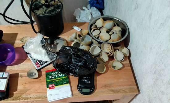 Polsek Kuantan Mudik Ciduk Pembakar Emas Diduga Hasil Penambangan  Ilegal