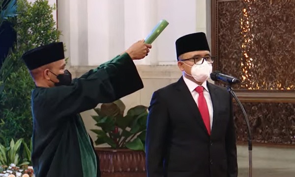 Jokowi Lantik Abdullah Azwar Anas Sebagai Menteri Pan-RB