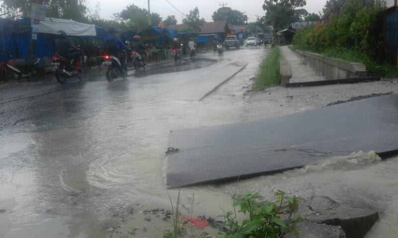Langganan Banjir, Jalan Kartama Kembali Terendam, Jalanan Macet