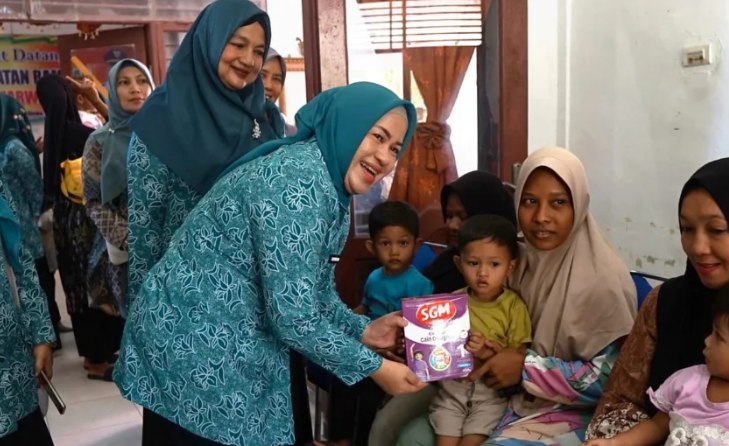 Ketua TP PKK Rohul Monitoring Program Cek Kesehatan Dokter Spesialis