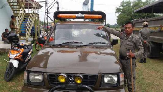Kepala Kanit Reskrim Polsek Rumbai Pesisir Juga Luka Dihantam Batu