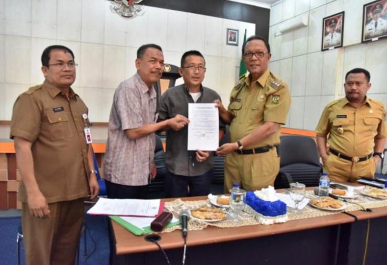 Bupati Aziz Ultimatum Pabrik Karet PT Bangkinang, Diberi Waktu Setahun, kalau Tidak...
