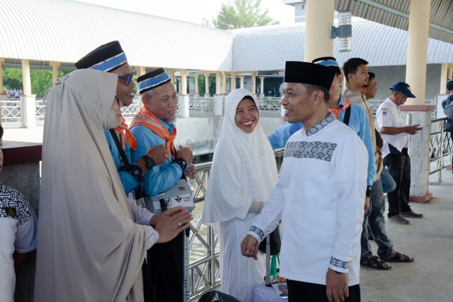 Wabup Bagus Santoso Resmi Lepas CJH Bengkalis, Doakan Jadi Haji Mabrur