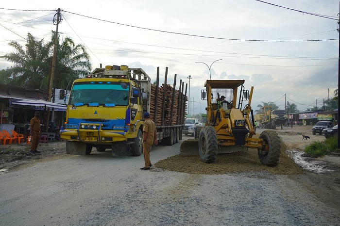 Gandeng PHR dan Arara Abadi, Pemprov Riau Perbaiki Ruas Simpang Minas – Simpang Pemda – Simpang Tualang Timur