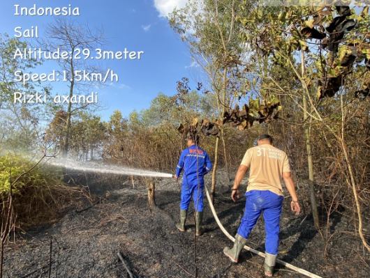 Dibantu Heli Water Boom, BPBD Kabupaten Kampar Kembali Padamkan Kebakaran Lahan di Desa Salo Timur dan Desa Salo