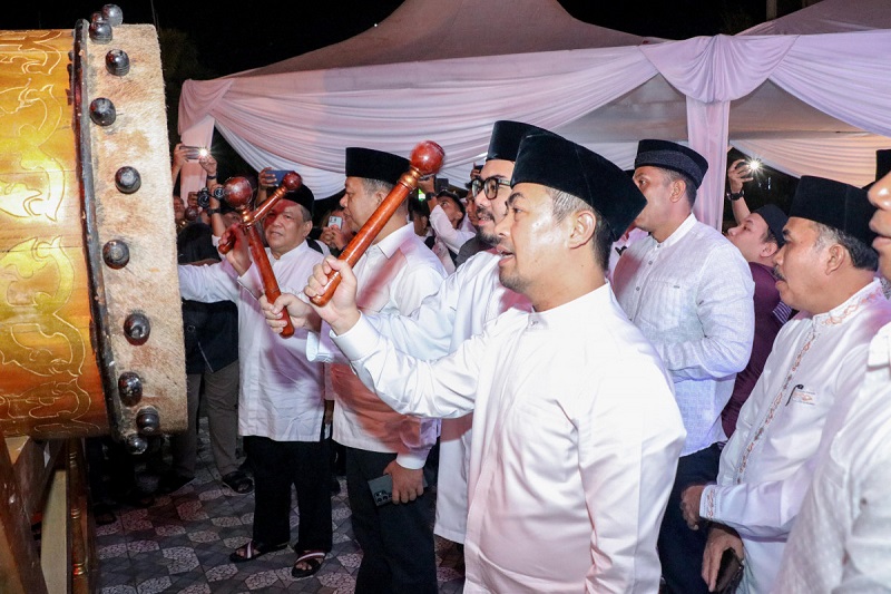 SF Hariyanto dan Risnandar Mahiwa Pukul Bedug Gema Idul Adha di Arrahman