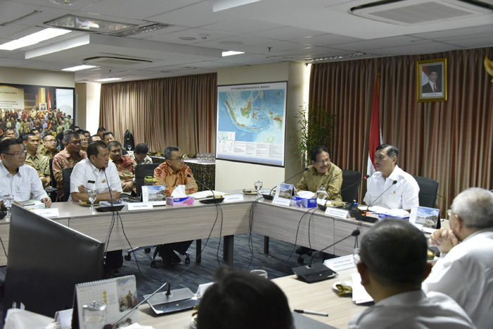 Hadiri Rapat Bersama Menko Luhut, Bupati Amril Dukung Pengendalian Abrasi di Kabupaten Bengkalis